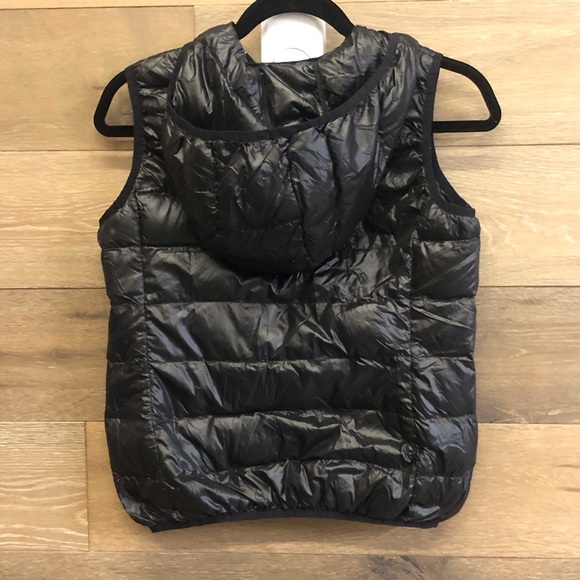 Active Basic Puffer Vest Black Size Small - Picture 2 of 4